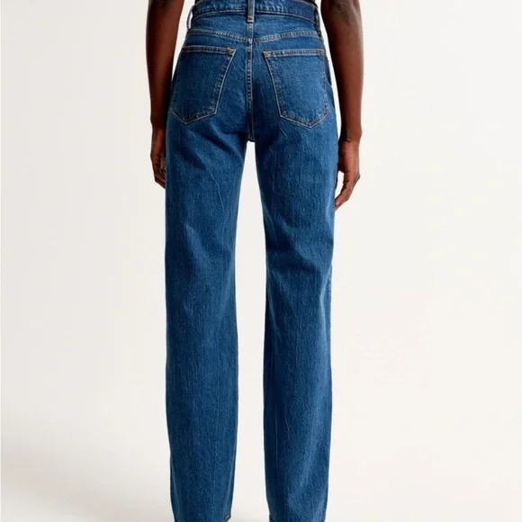 BNWT Abercrombie high-rise 90’s relaxed Jean. Size 26 x short - Inseam: 26.5″ - Picture 3 of 7